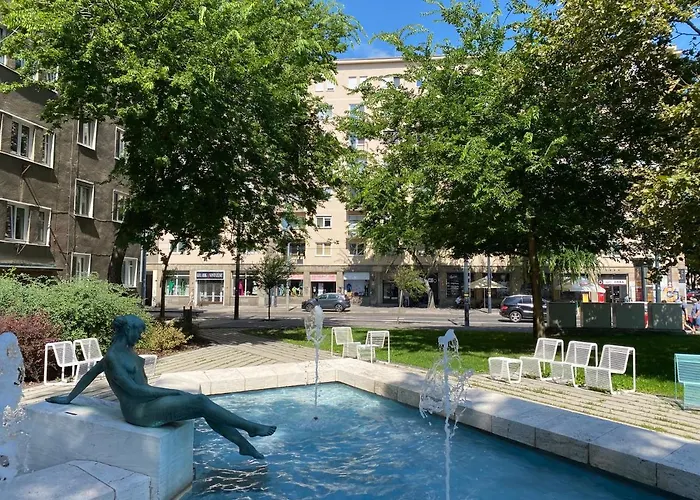 Urban Jungle By Zoom Apartman *