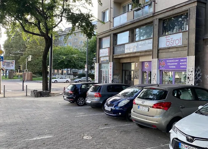 Urban Jungle By Zoom Apartman