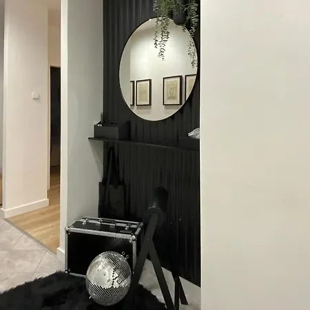 Urban Jungle By Zoom Daire